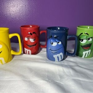 M&M’s 2011 Ceramic 3D Mugs Set of 4 Red Yellow Green Blue Coffee Tea